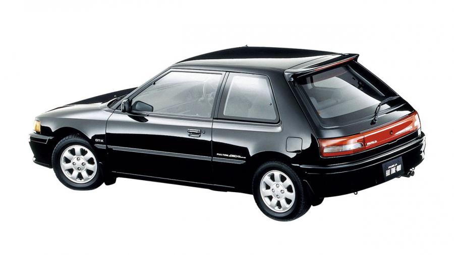  Mazda Familia GT-X 4WD 1992 года  (фото 3 из 3)